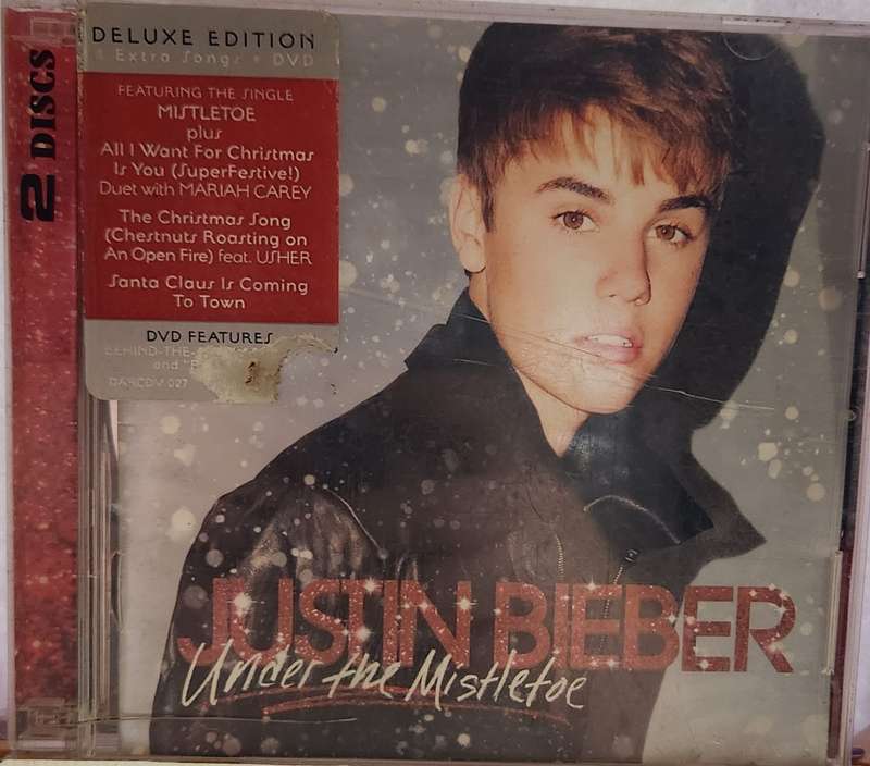 Justin Bieber Under the Mistletoe   560