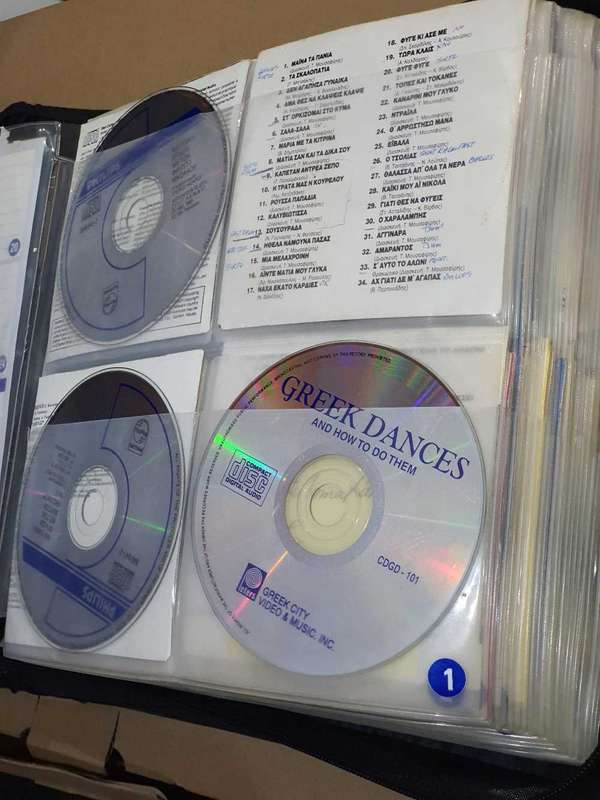 80+ Greek cd`s in Pouch
