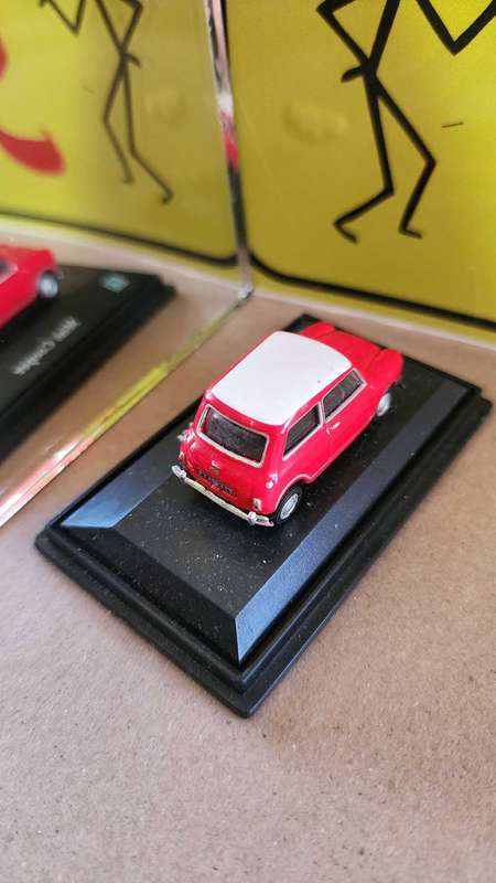 MINI Cooper "Old-Shool" Model