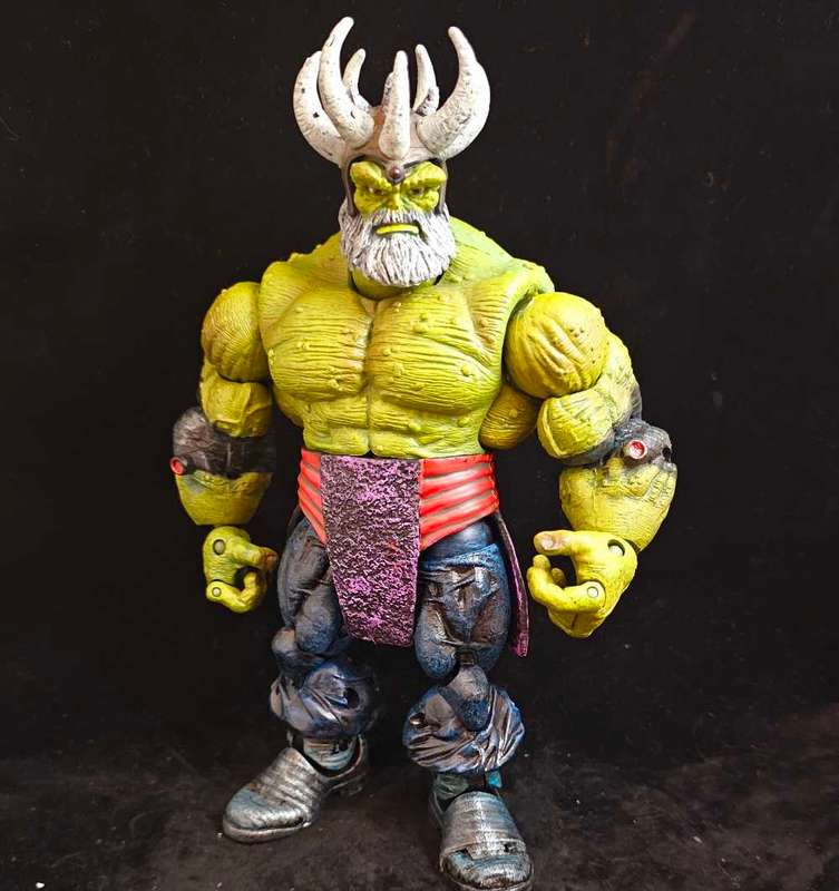 ToyBiz Marvel Legends Maesto