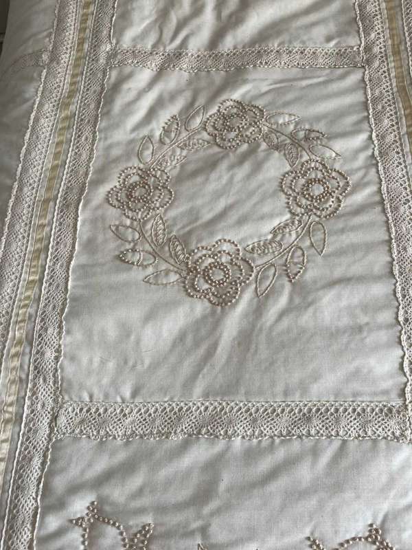 DOUBLE BED CANDLEWICK QUILT
