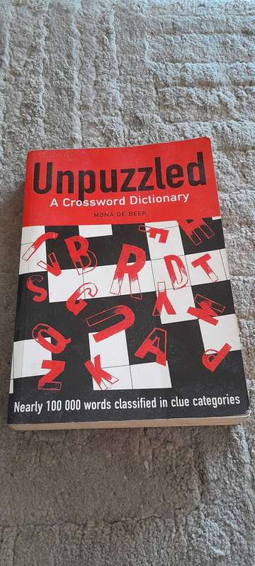 Unpuzzled A crossword dictionary-Mona De Beer