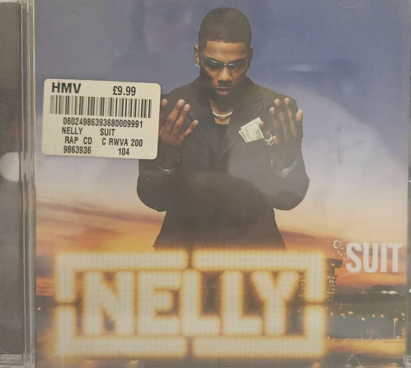 NELLY suit   (601)