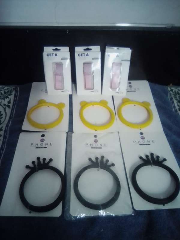 CELLPHONE CASE PROTECTORS AND GRIPS.  ( EX MR PRICE)