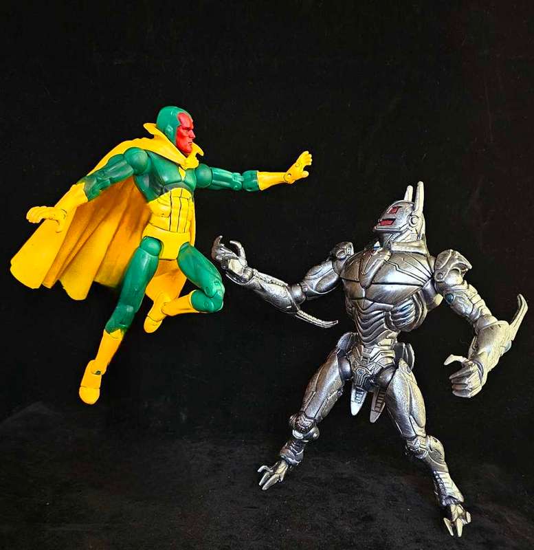 ToyBiz Marvel Legends Vision