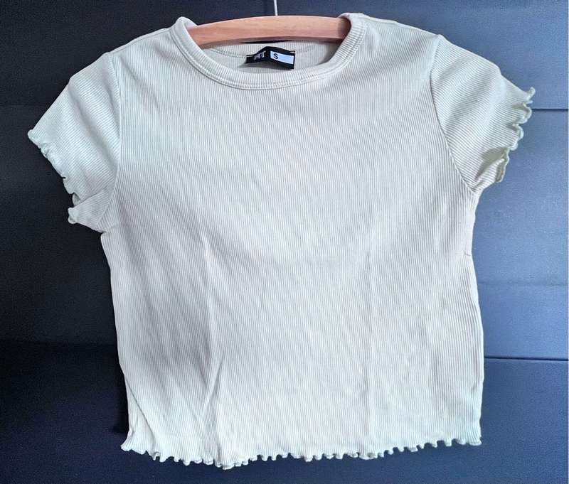 Light lime-colour crop top t-shirt (size small RT)
