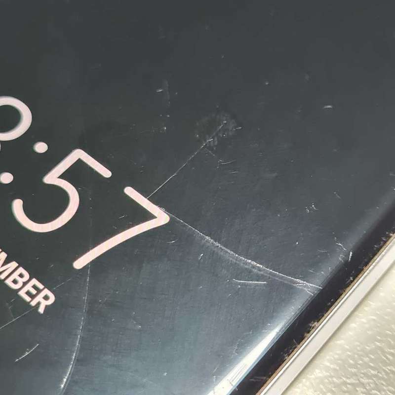 V30+ OLED full vision display. 128GB smartphone