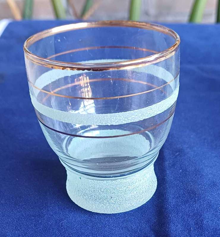 6 x Small vintage glasses