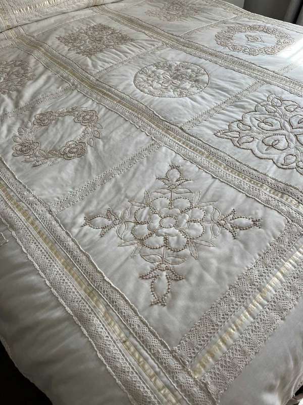 DOUBLE BED CANDLEWICK QUILT