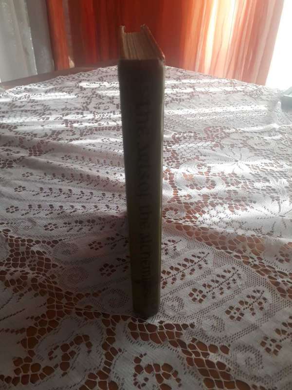ANTIQUARIAN OCCULT BOOK - THE ARTS OF THE ALCHEMISTS -  OLD LIBRARY COPY - HARDCOVER