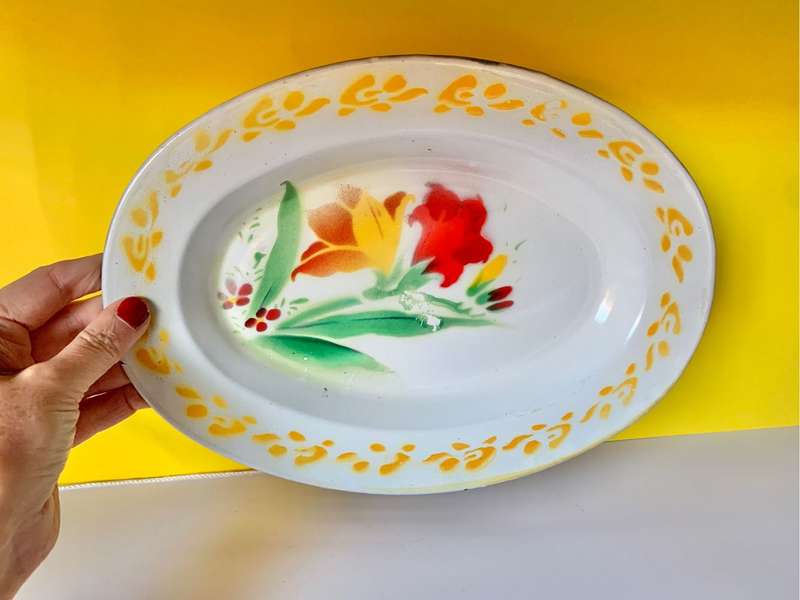Enamel oval tray