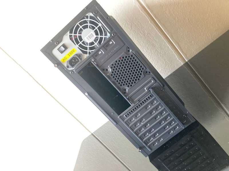 YAMA E183 Midi Chassis With 400W Power supply