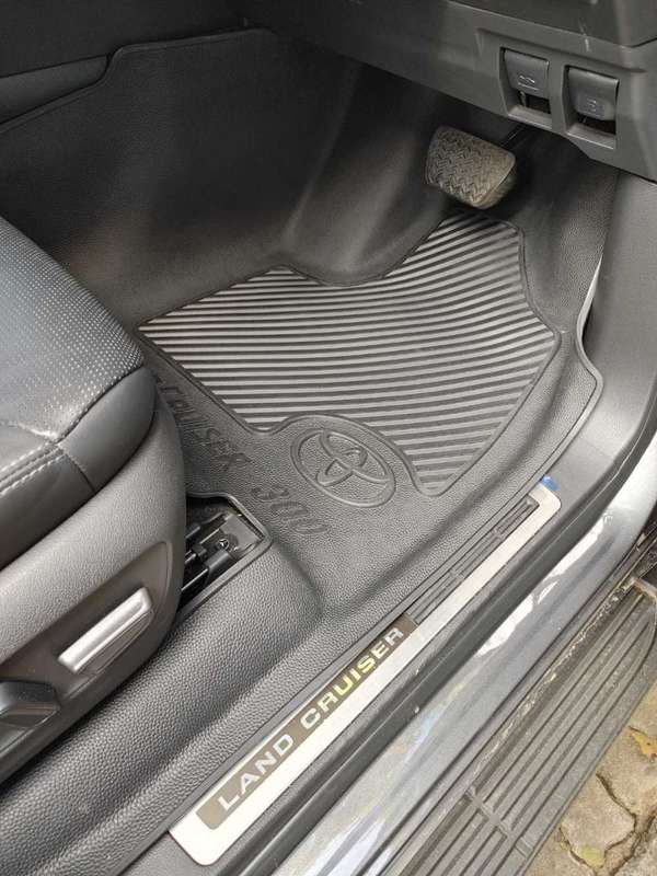Toyota Landcruiser 300 Heavy duty Moulded Rubber Mats