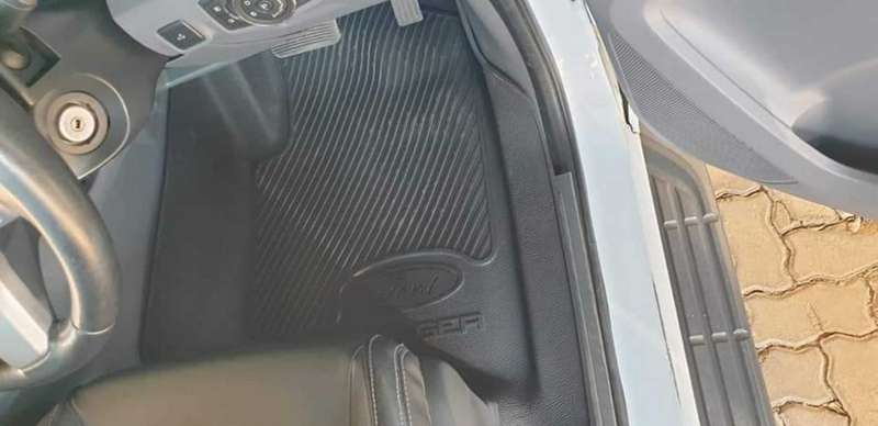 Ford Ranger/Raptor Heavy Duty Moulded Mats