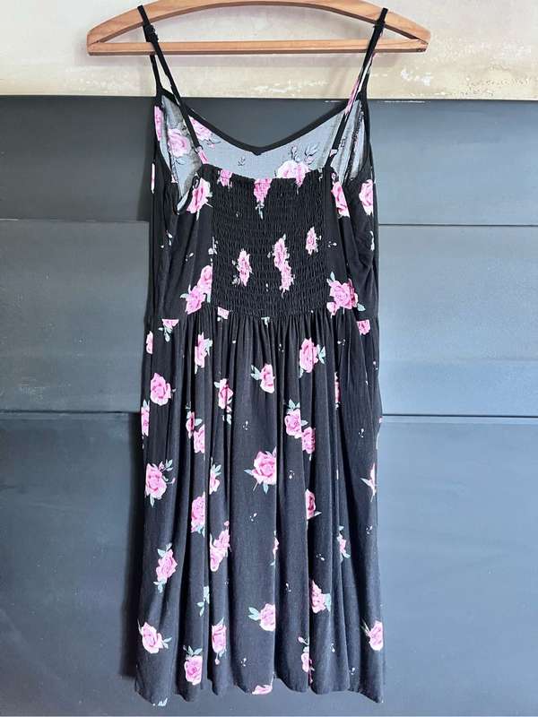 Summer H&M viscose black roses dress - size 8