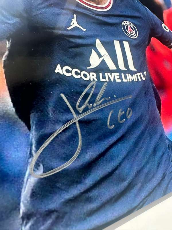 LIONEL MESSI -  AUTHENTIC AUTOGRAPH - 100% ORIGINAL - WITH COA