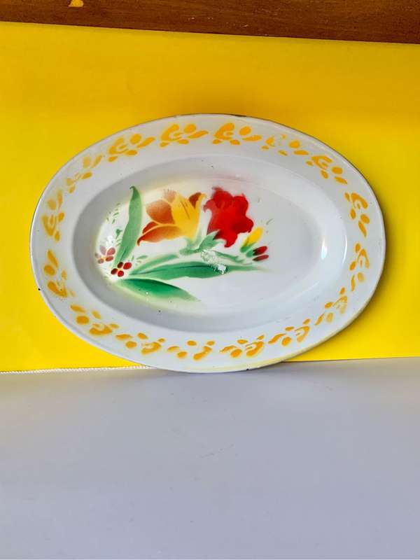 Enamel oval tray