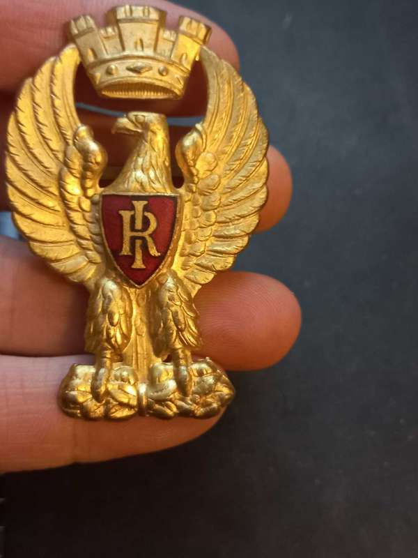 Vintage Italian States Police Cap badge
