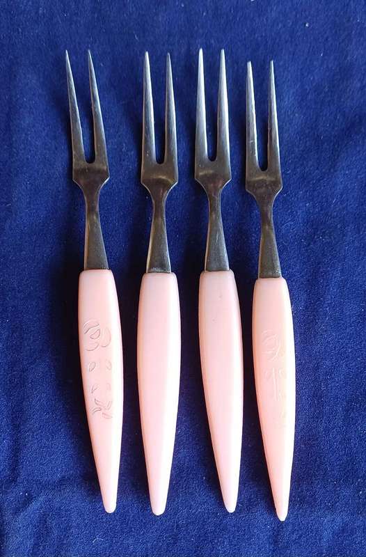 4 x Vintage cocktail forks