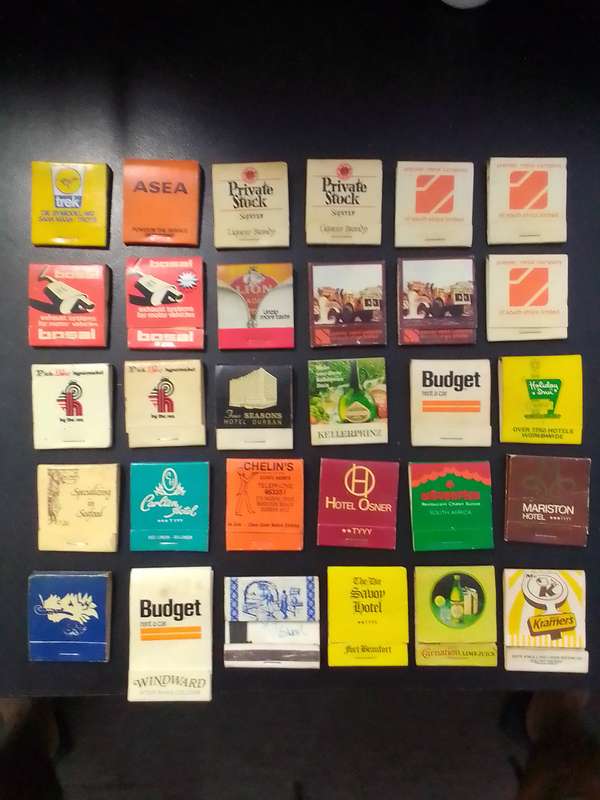 MATCHES : COLLECTION OF VINTAGE FOLDING BOOKLET PACKS
