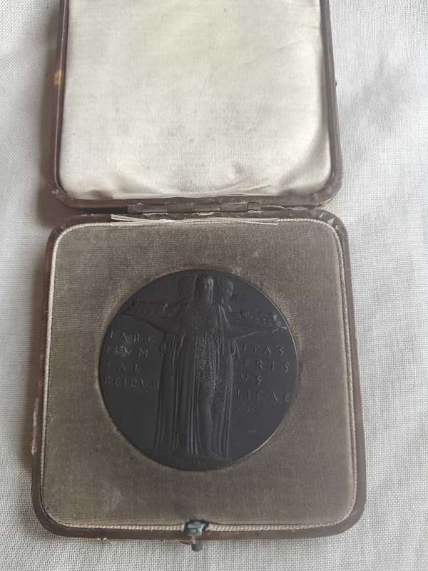 Bronze Medallion with Original Case for National Emergency  General Strike May 1926