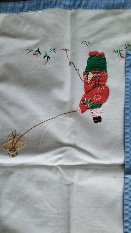 Chinoserie Table Runner with 8 Placemats & Serviettes