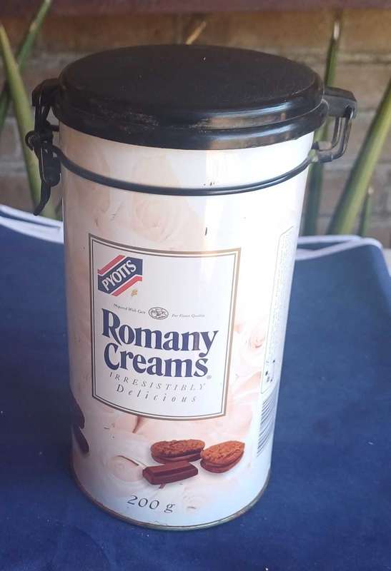 Romany creams tin