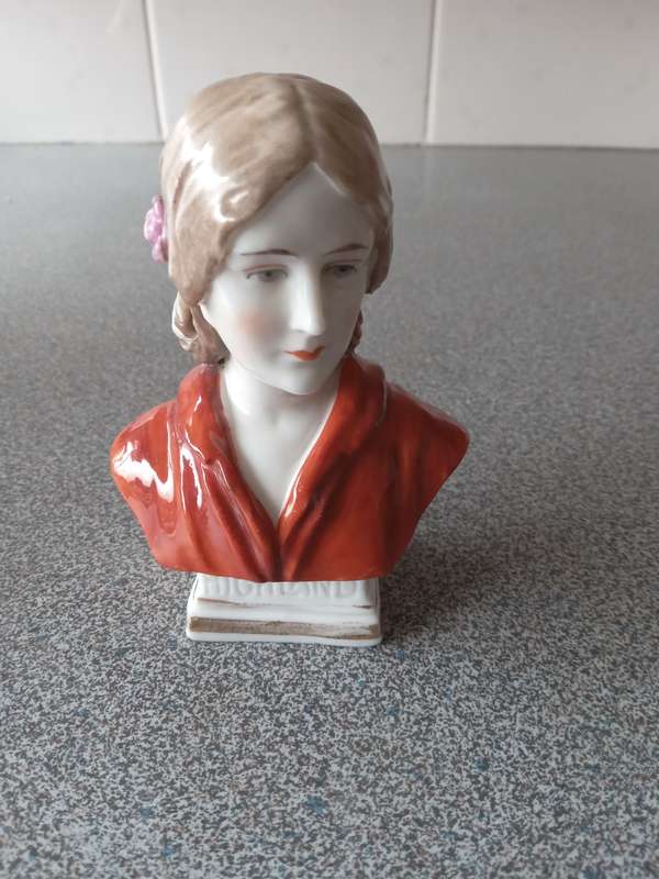 Chelsea Porcelain Bust `HIGHLAND` - (Gold Anchor Mark)