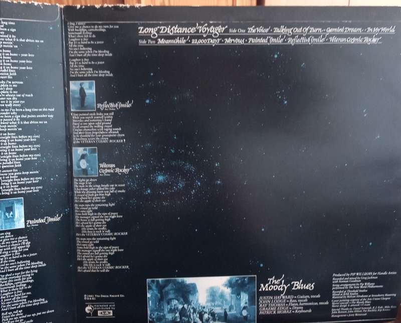 THE MOODY BLUES - LONG DISTANCE VOYAGER LP VINYL RECORD