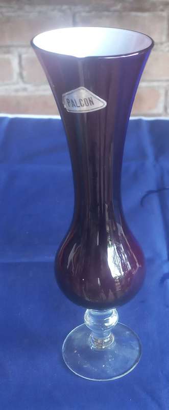 Palcon vase