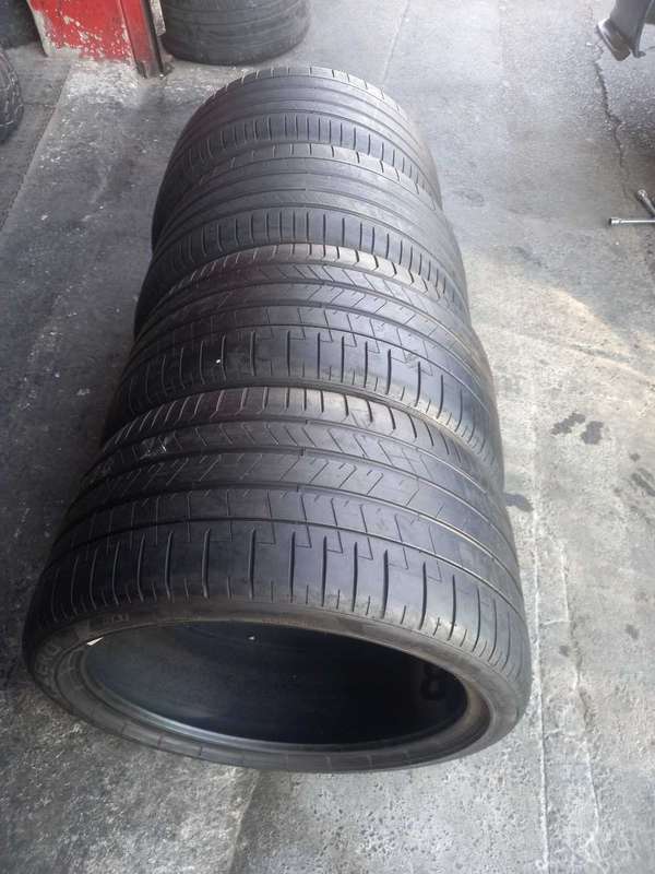 315/30/21 Pirelli Pzero. 80% Life