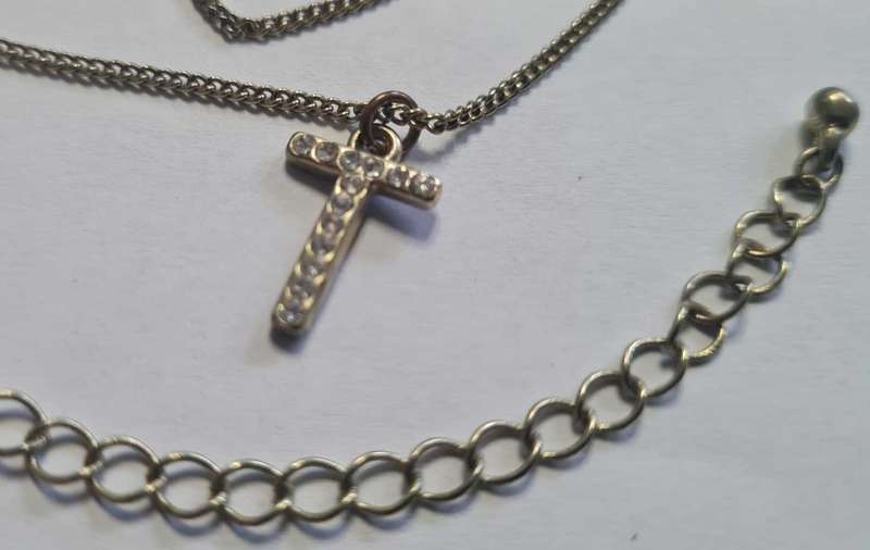Necklace with crusifix pendant