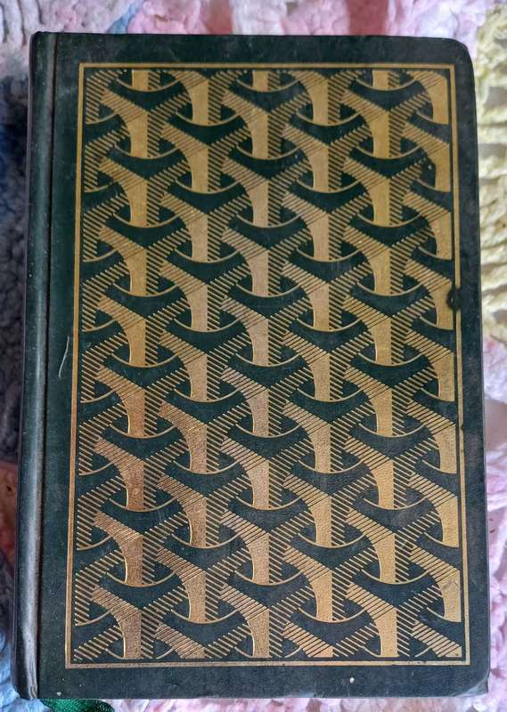 Reader`s digest condensed book: To catch a king, But there are always miracles, Shadow of the moon