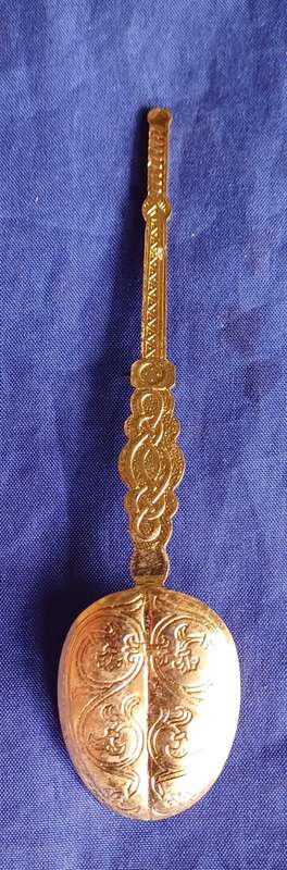 Anointing spoon