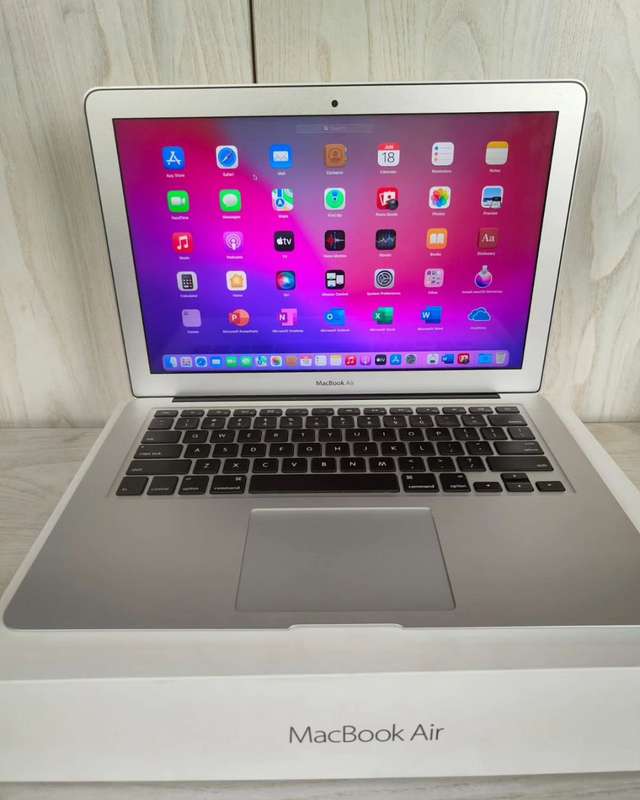 Special Offer  MacBook Air (13-inch, Early 2017) Core I5 8GB RAM, 256GB SSD Storage