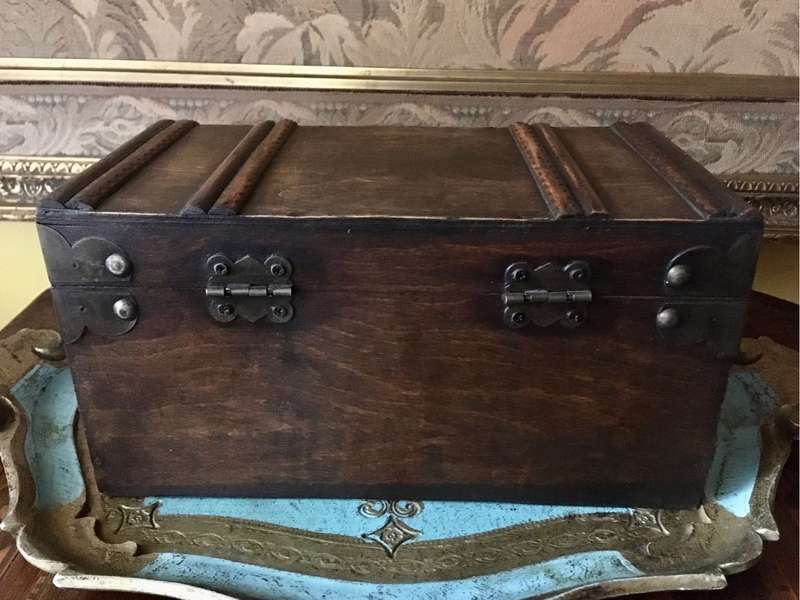 Vintage wooden jewellery box