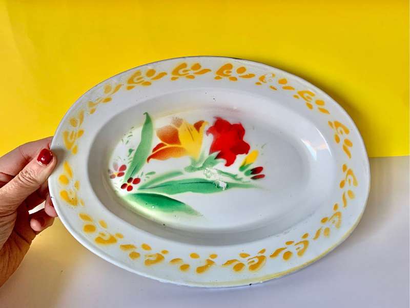 Enamel oval tray
