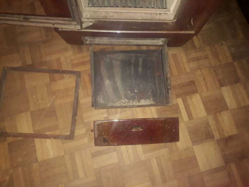 ANTIQUE RAYBURN NO 6 ANTRISITE ROOM HEATER, SOLID IRON - GOOD CONDITION - PLEASE READ INFO BELOW