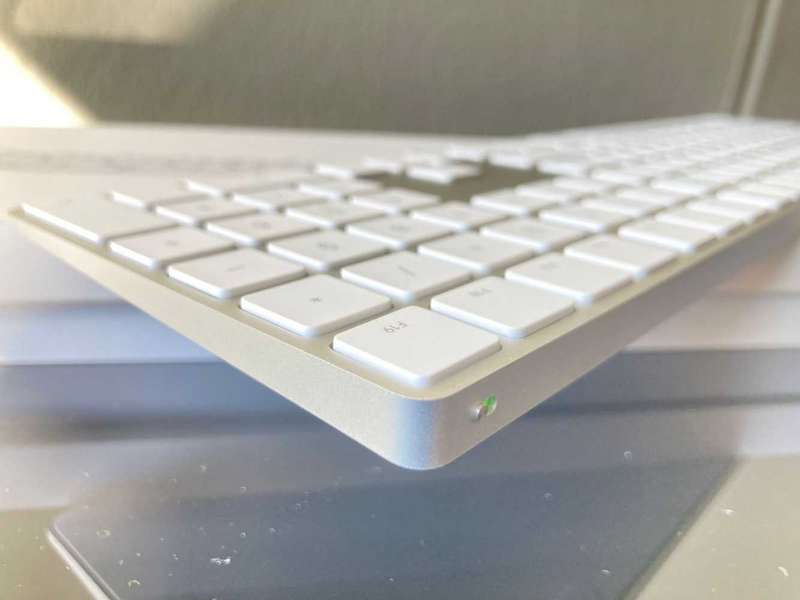 Genuine Apple Magic Keyboard with Numeric Keypad - Traditional Chinese