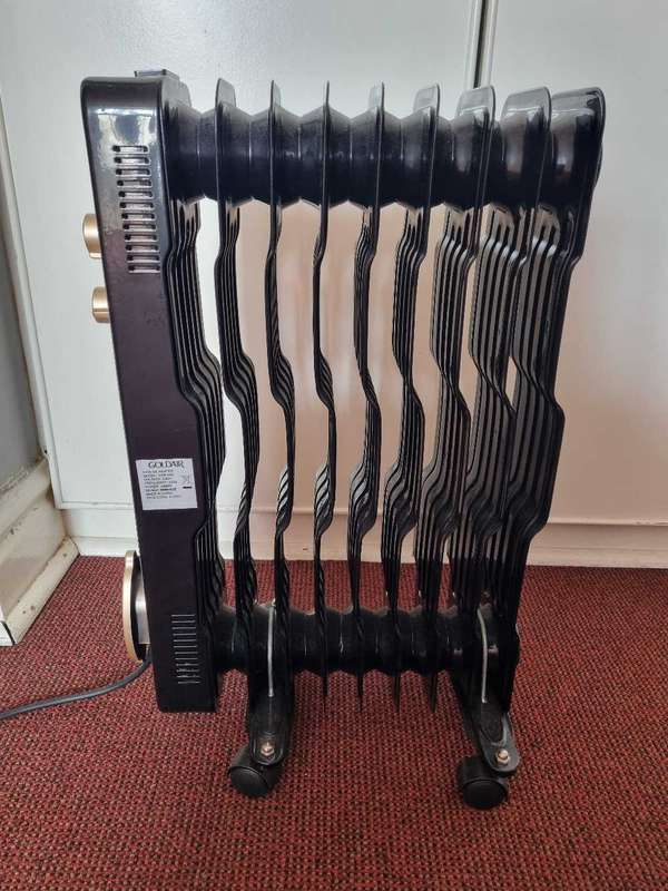 Goldair - Black Radiator Heater - 9 Fin