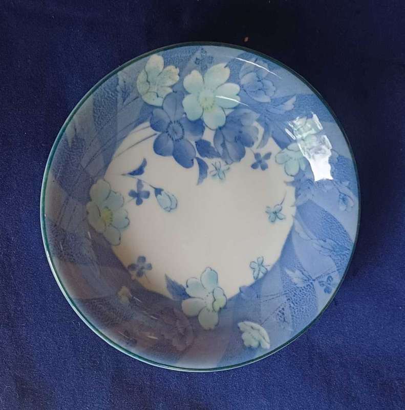 Small plate/saucer