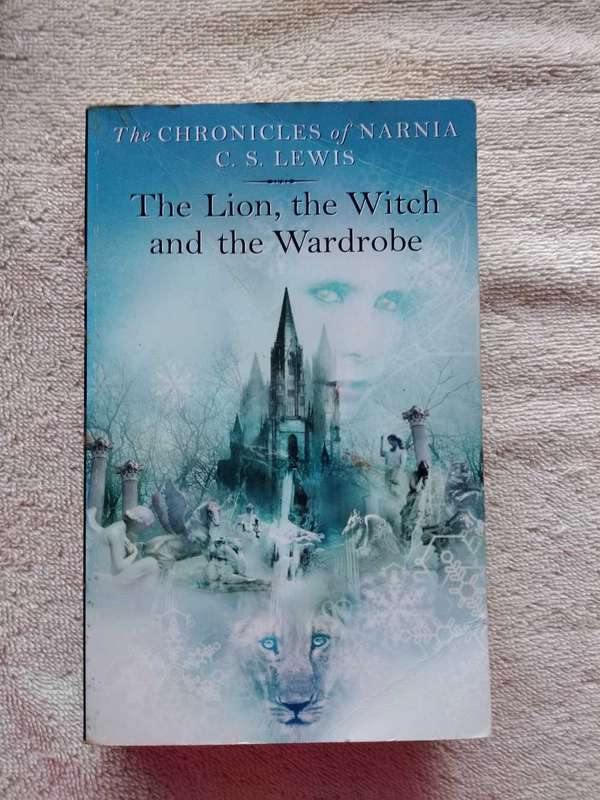 C. S. Lewis The Chronicles of NARNIA box set