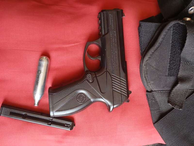 Crosman® C11 Semi-Auto CO2 Air Pistol (BB) with Leg Holster