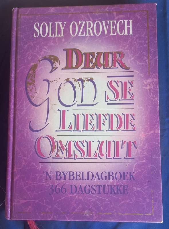 Deur God se liefde omsluit deur Solly Ozrovech