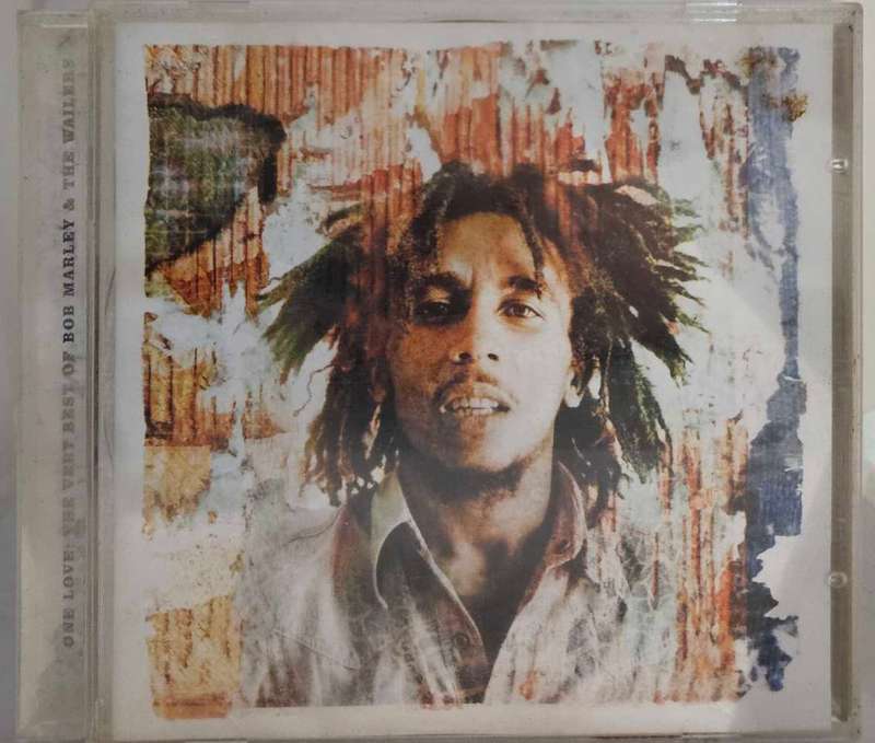 One love The very best of Bob Marley & The Wailers. 1734