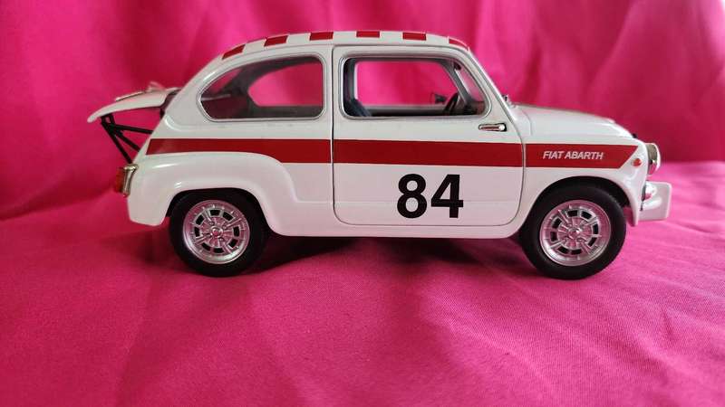 61' Fiat Abarth  1:18