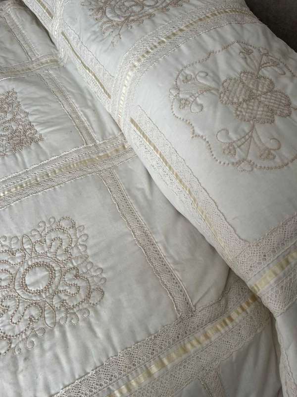 DOUBLE BED CANDLEWICK QUILT