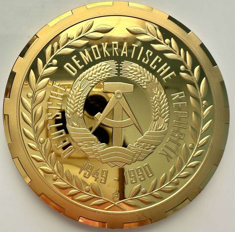 HUGE 70MM TOP MEDAL - BERLIN- CAPITAL OF THE GDR - WITH CERTIFICATE AND SEALED