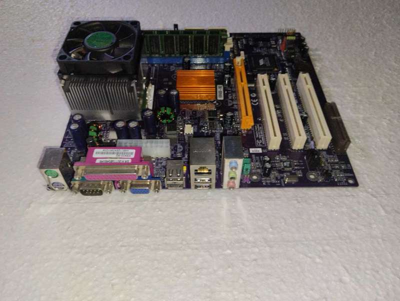 ECS - KM400-M2 REV:1 MB - Includes AMD Sempron CPU and RAM