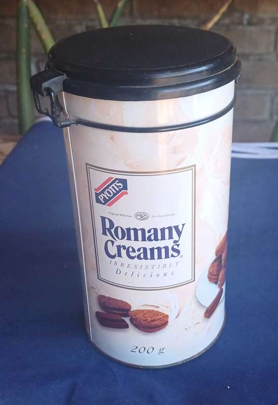 Romany creams tin